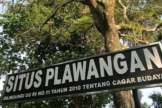 Papan penanda Situs Plawangan sebagai cagar budaya di Pemalang