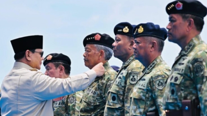 Prabowo Subianto anugerahkan pangkat istimewa kepada purnawirawan TNI