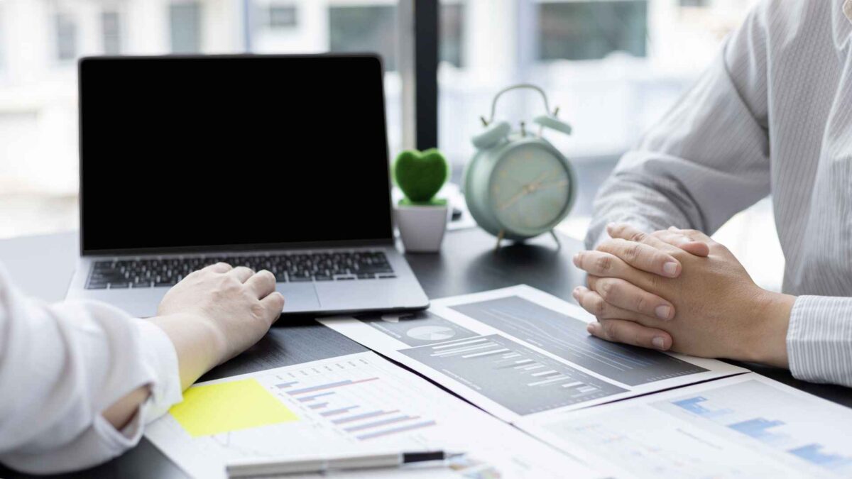 Pelaku UMKM jasa di desa