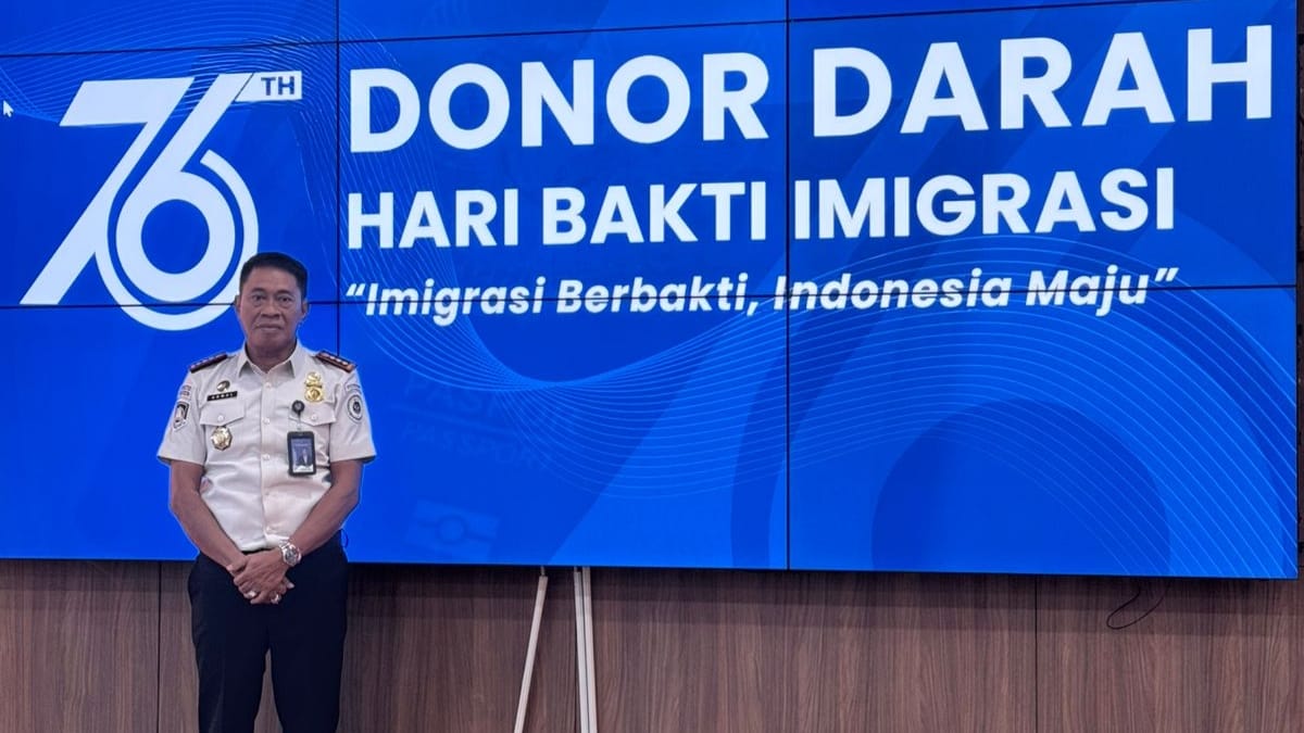 Kegiatan donor darah dalam rangka Hari Bhakti Imigrasi ke-76 yang digelar Kantor Imigrasi Kelas I TPI Palu.