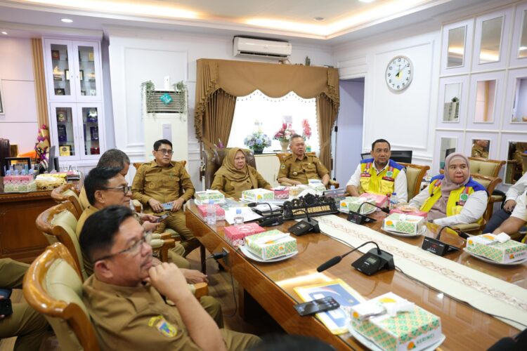 Bupati Parigi Moutong Erwin Burase mengikuti peresmian Program Inpres Jalan Daerah yang dipimpin Presiden Prabowo Subianto.