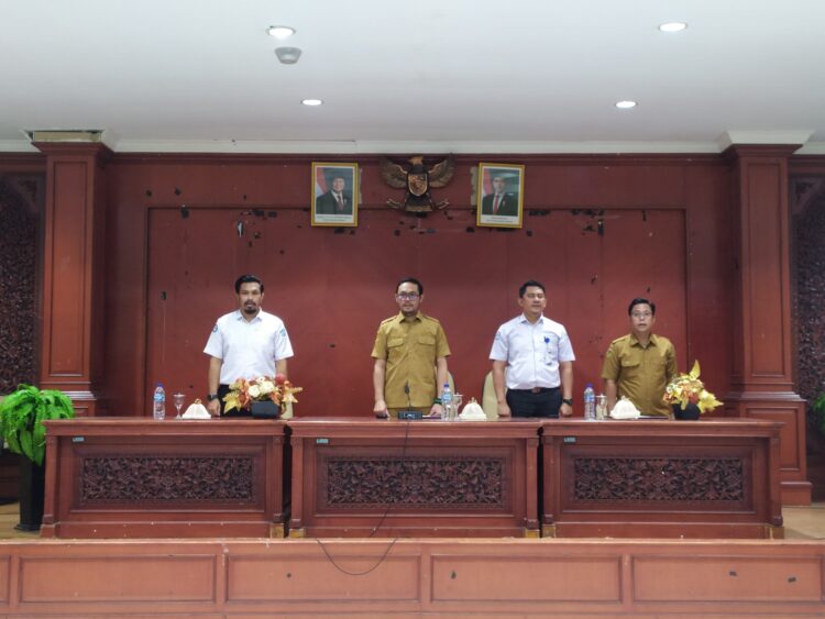 Sekda Parigi Moutong Zulfinasran membuka Forum Komunikasi dan Kemitraan Fasilitas Kesehatan.
