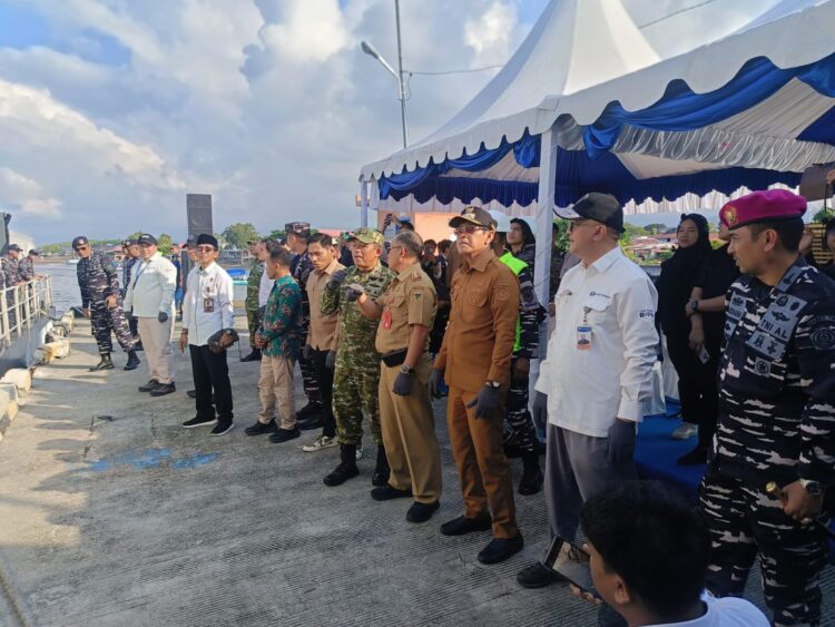Bupati Parigi Moutong Erwin Burase menghadiri pelepasan Ekspedisi Rupiah Berdaulat 2026 di Pelabuhan Kelas III Parigi.