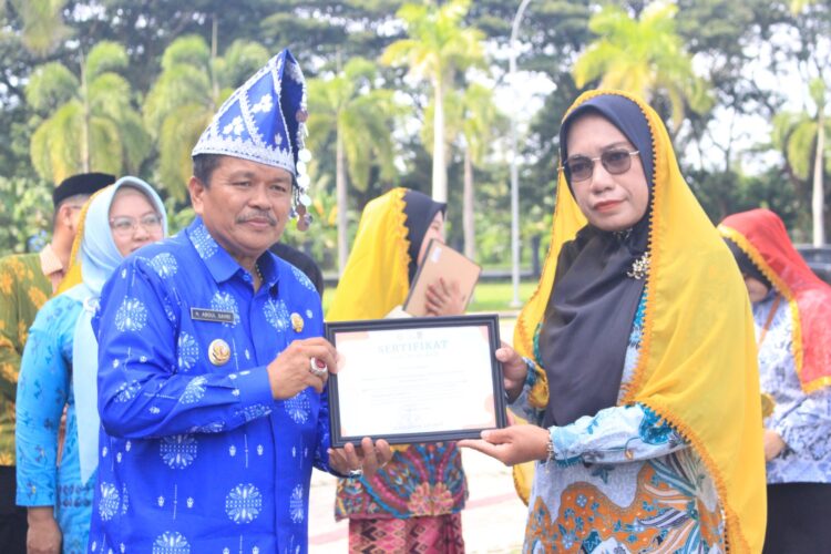 Wakil Bupati Parigi Moutong Abdul Sahid memimpin upacara Hari Keluarga Nasional ke-33.